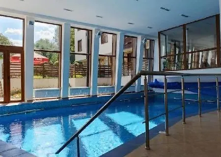 To Door At Mountain View 1br Бансько