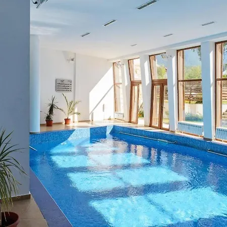 To Door At Mountain View 1br