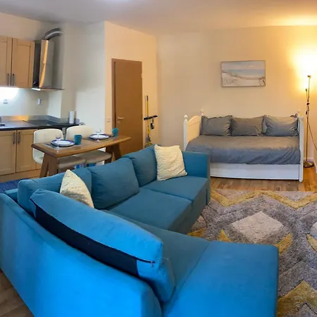 Apartment To Door At Mountain View 1br