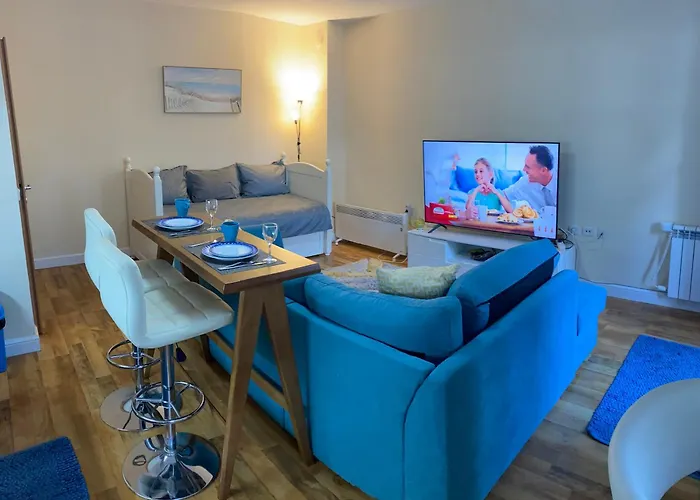 To Door At Mountain View 1br